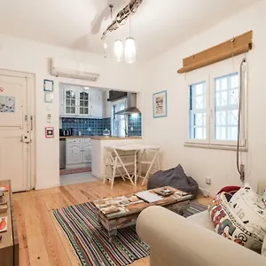 https://la-petite-maison.hotels-lisbon-portugal.com